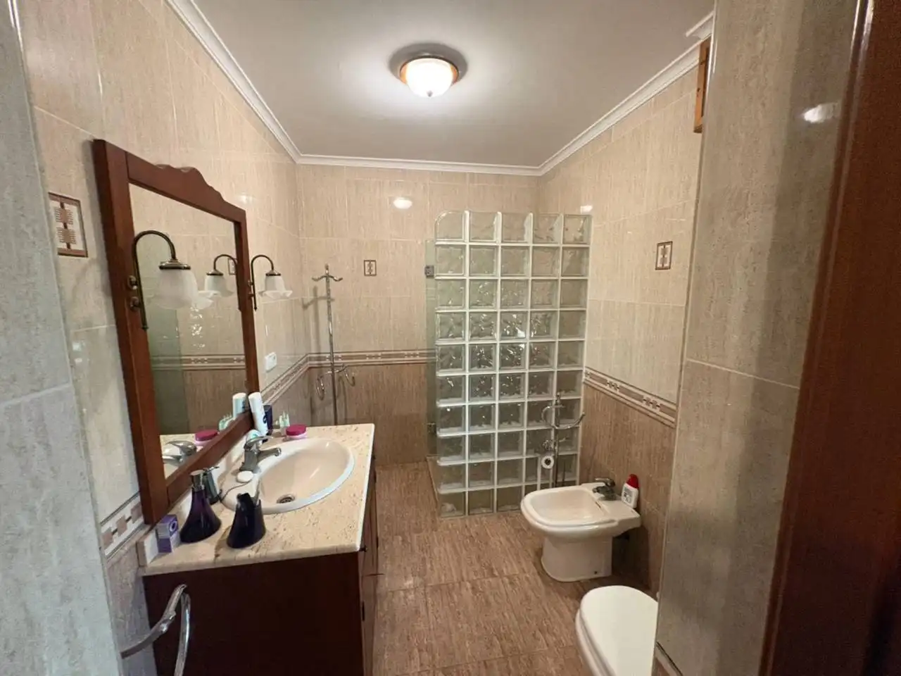 Baño de Finca rústica en venta en Onil con Calefacción, Jardín privado y Terraza