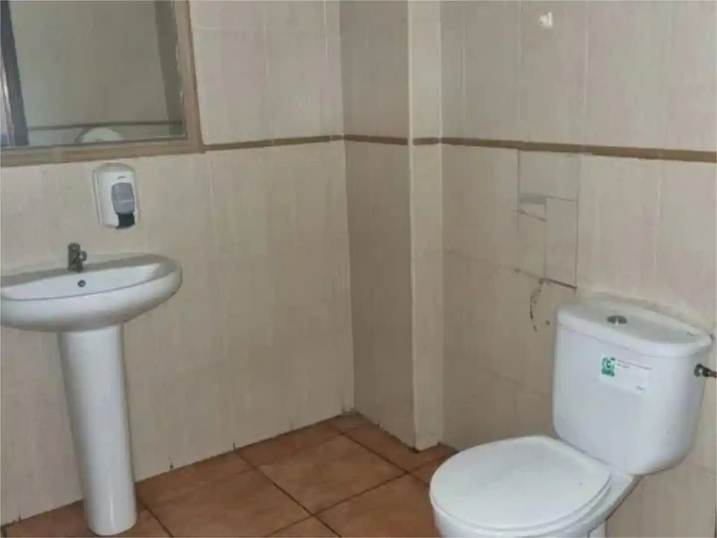 Bany de Local en venda en Villaralto amb Moblat
