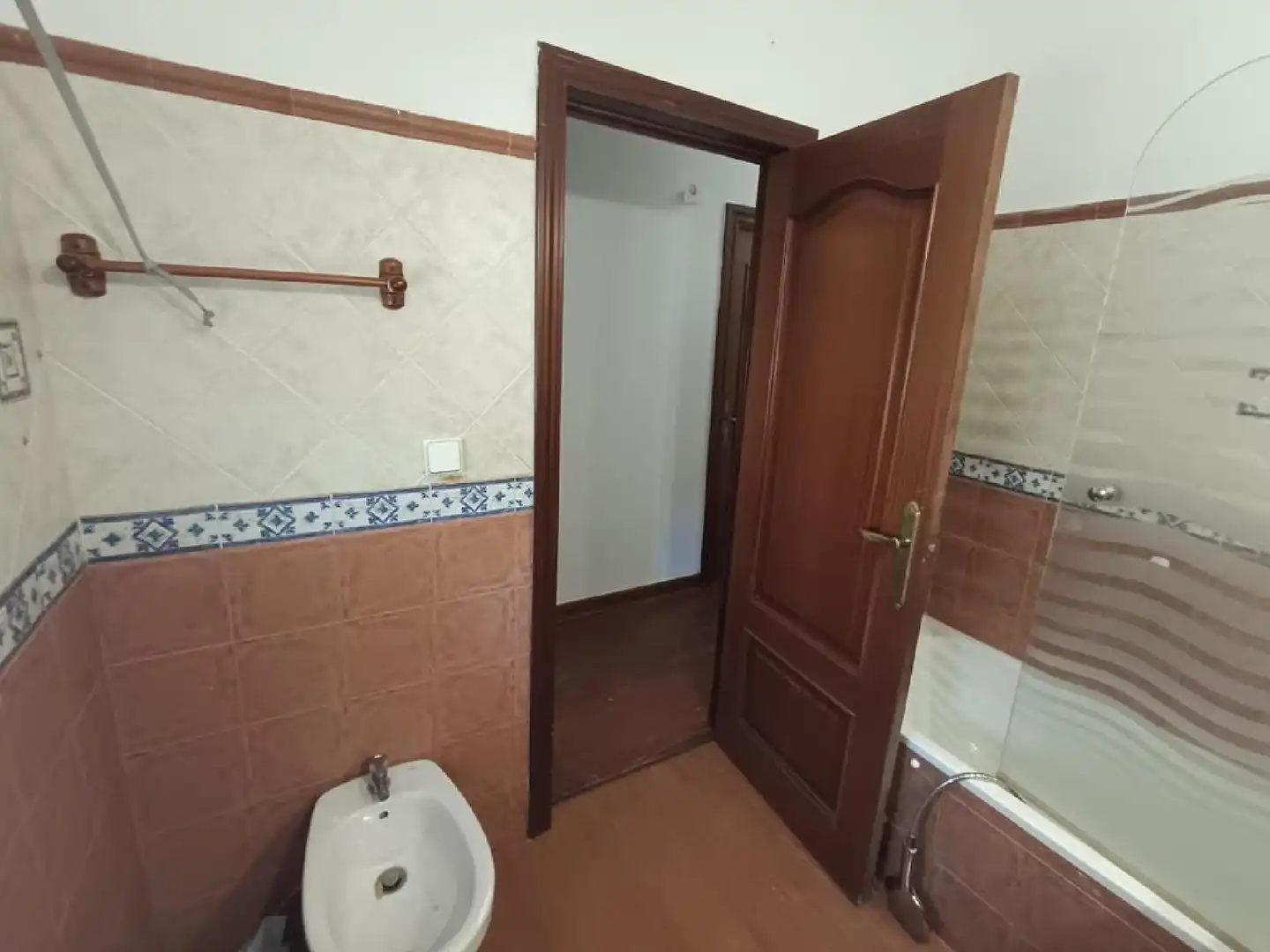 Baño de Casa o chalet en venta en Benamocarra con Jardín privado, Terraza y Trastero