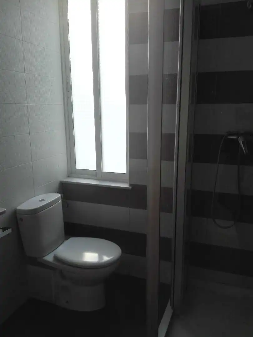 Bathroom of Flat for rent in Salamanca  with Heating, Parquet flooring and Furnished