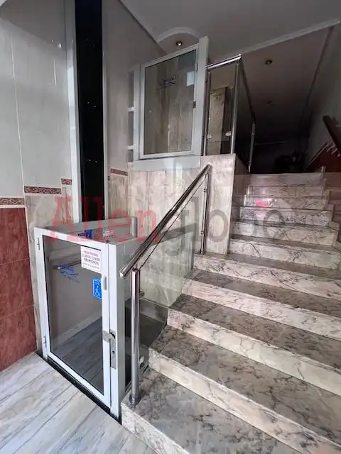 Apartamento en venta en Oviedo  con Calefacción