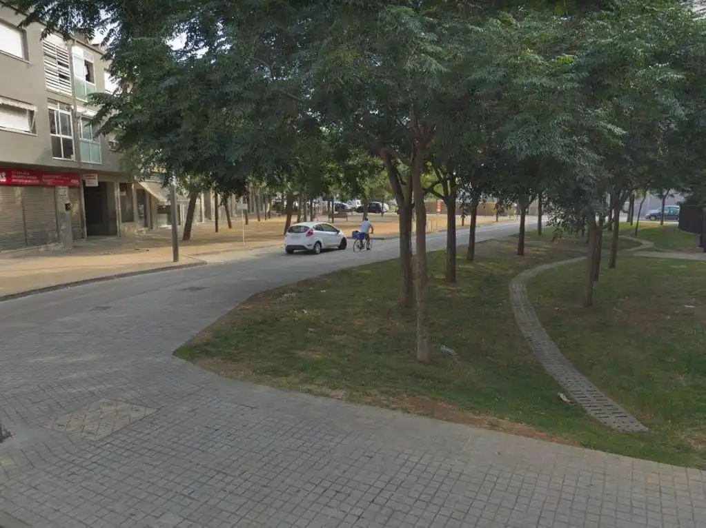 Solvia Inmobiliaria  Garaje Banyoles, immagine 2