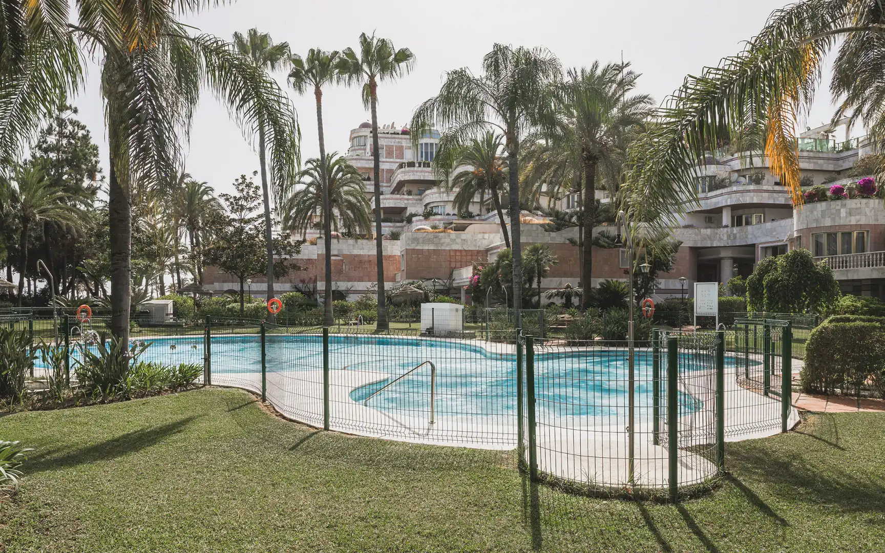 Apartament amb piscina en venda a Nueva Andalucía, imagen 11