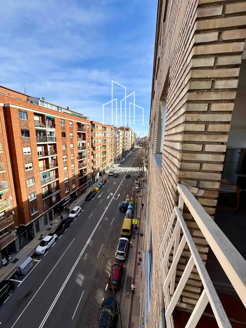 Außenansicht von Wohnung zur untervermieten in Salamanca mit Heizung, Terrasse und Möbliert