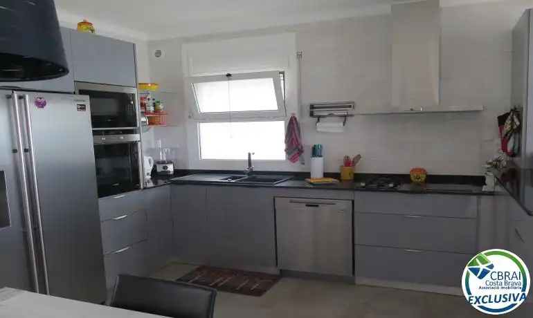 Kitchen of Houses for sale in Roses  with Heating, Private garden and Storage room