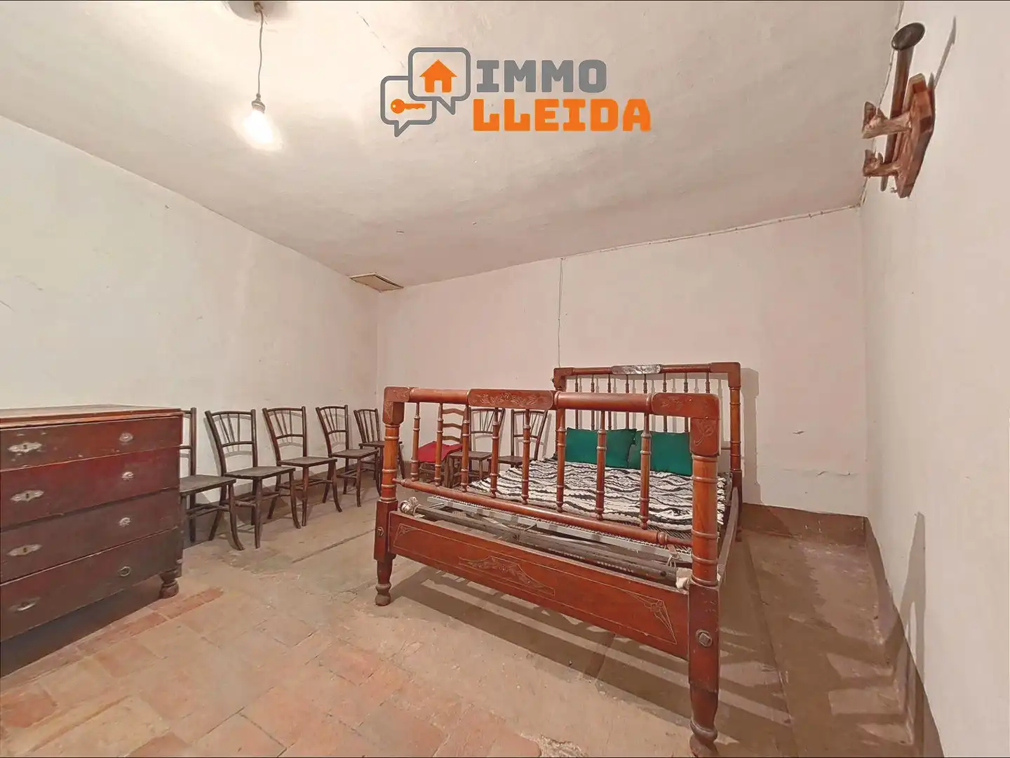 Casa adosada en venda en Vallbona de Les Monges amb Terrassa, Traster i Moblat