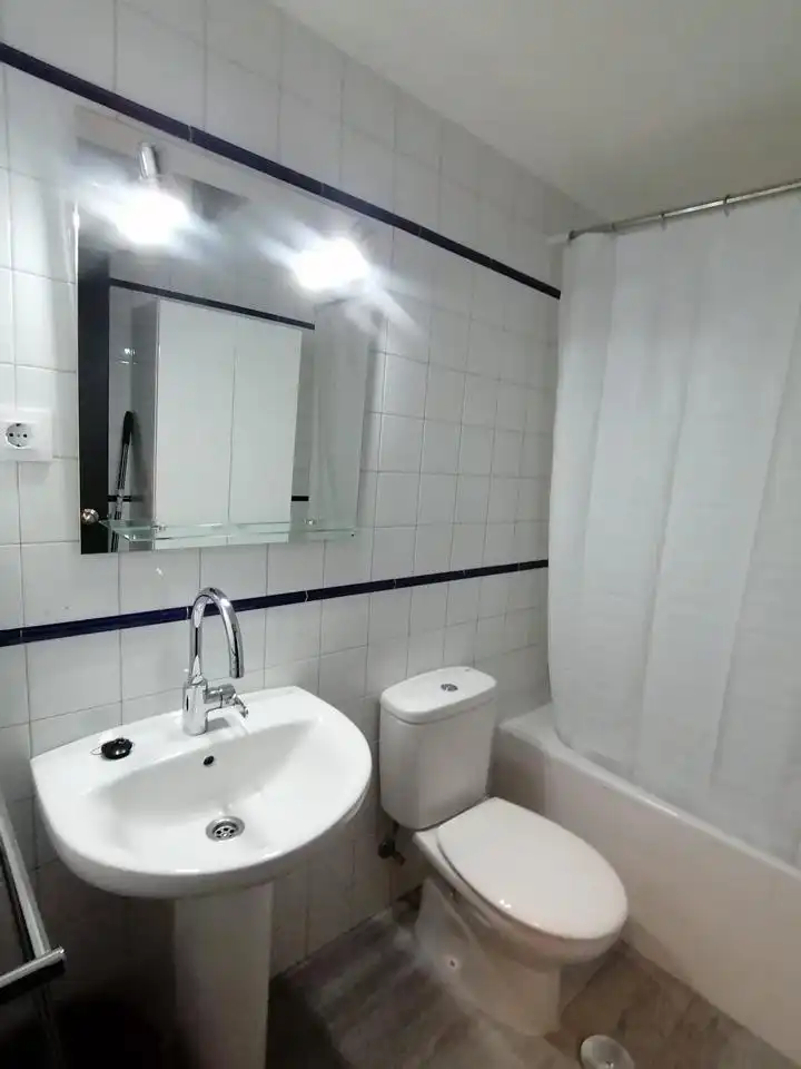 Baño de Estudio de alquiler en Sevilla con Aire acondicionado y Amueblado