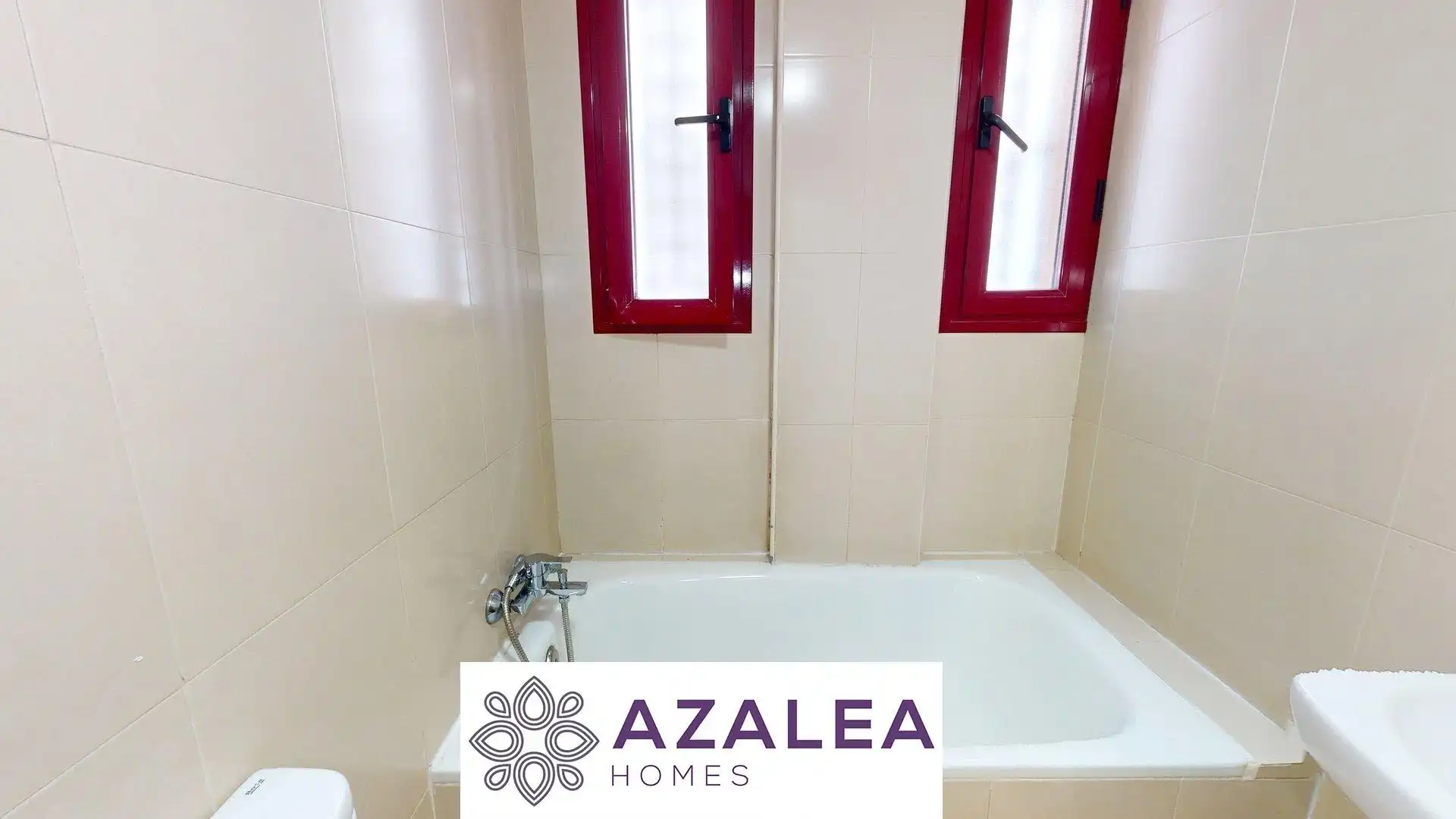 Bathroom of Flat for sale in Córdoba  with Air Conditioner and Heating