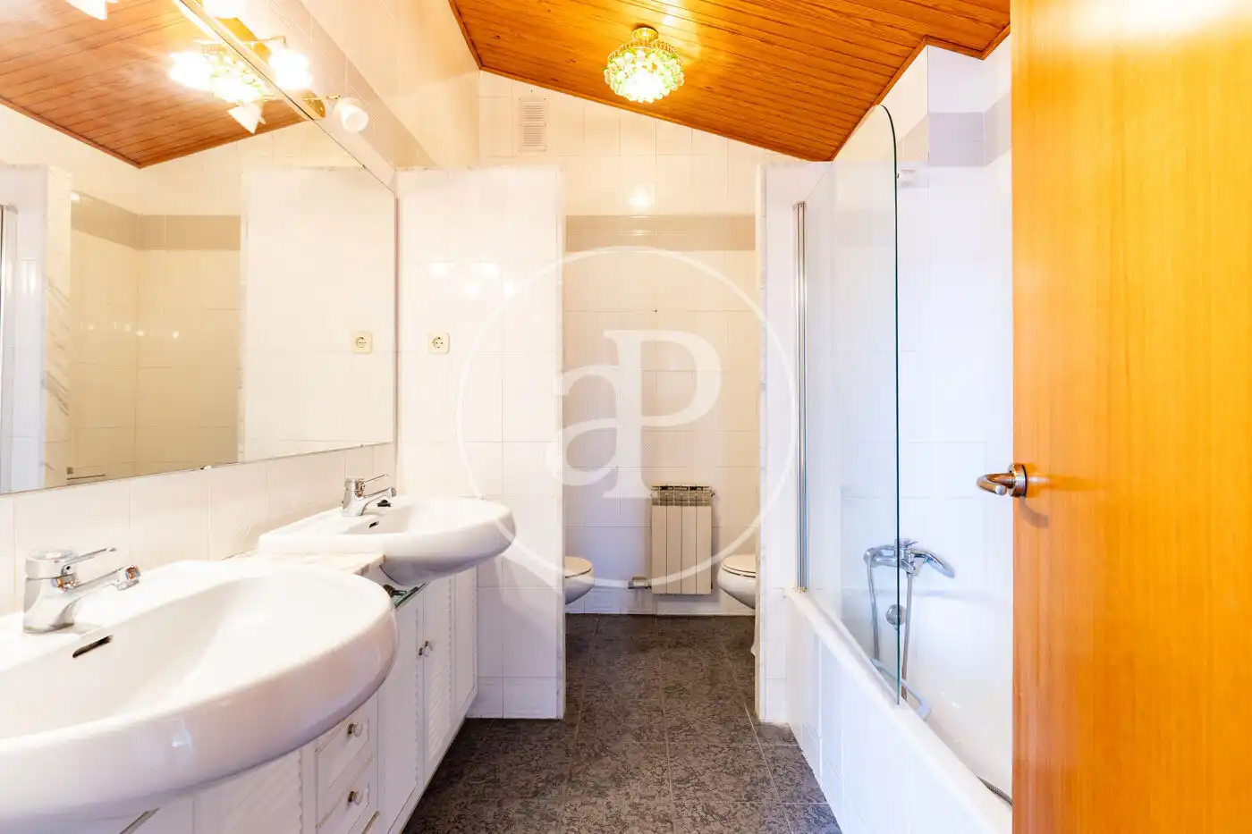 Bathroom of Detached homes for sale in Sant Cugat del Vallès  with Air Conditioner, Heating and Private garden