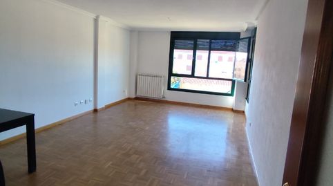Foto 2 von Einfamilien-Reihenhaus zur Miete in Calle Juan Bautista de Toledo, Tejares - Chamberí - Alcades, Salamanca Capital