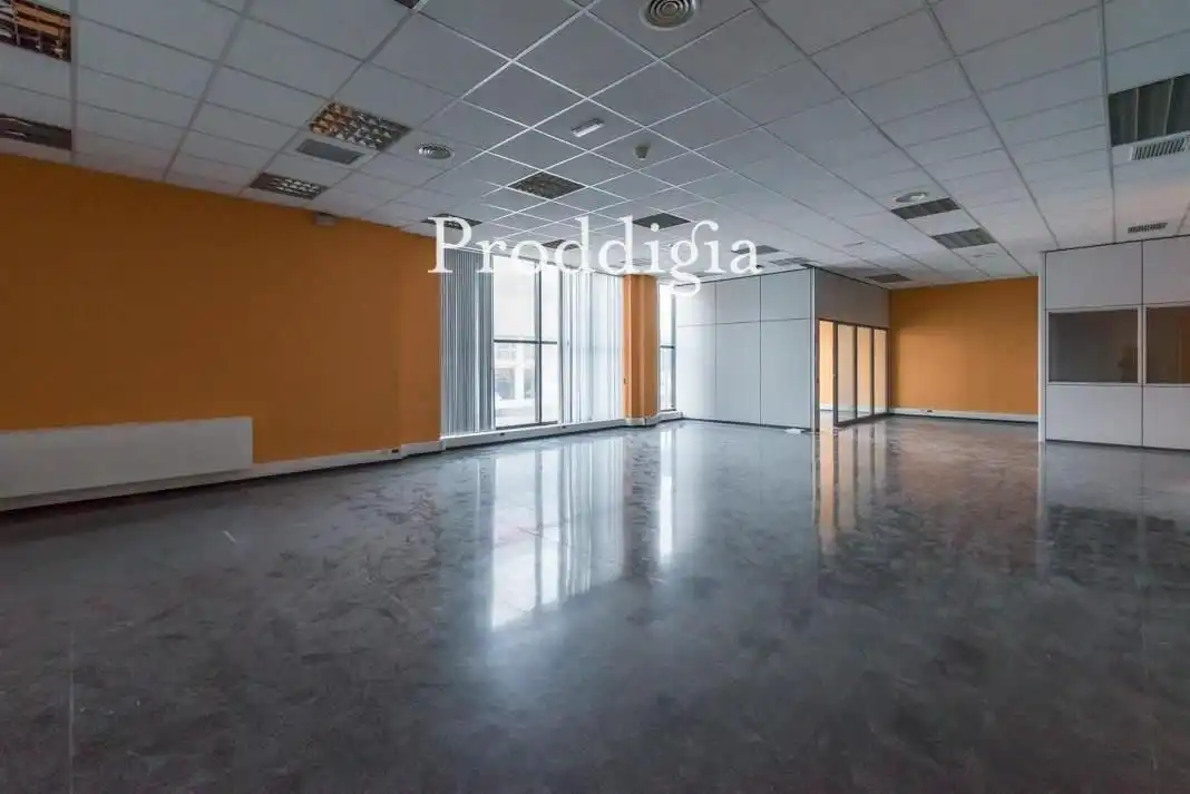 Büro zur Miete in L'Hospitalet de Llobregat mit Klimaanlage und Heizung