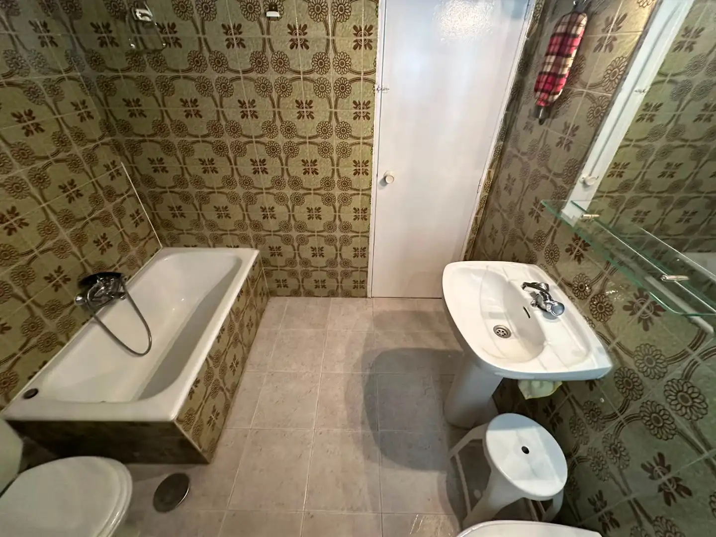 Baño de Piso en venta en Parla con Aire acondicionado y Terraza