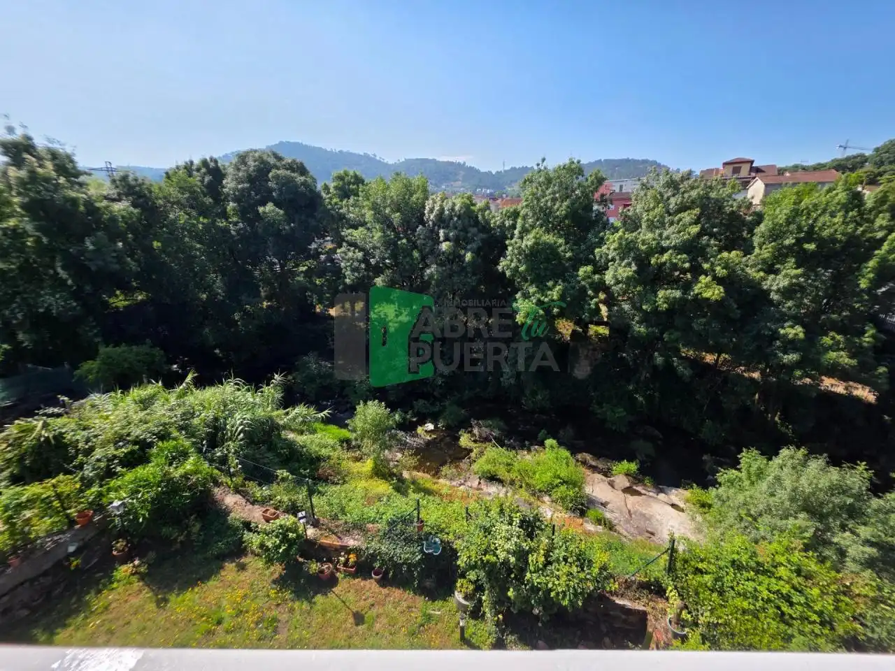Casa o xalet de lloguer en Ourense Capital  amb Calefacció i Moblat
