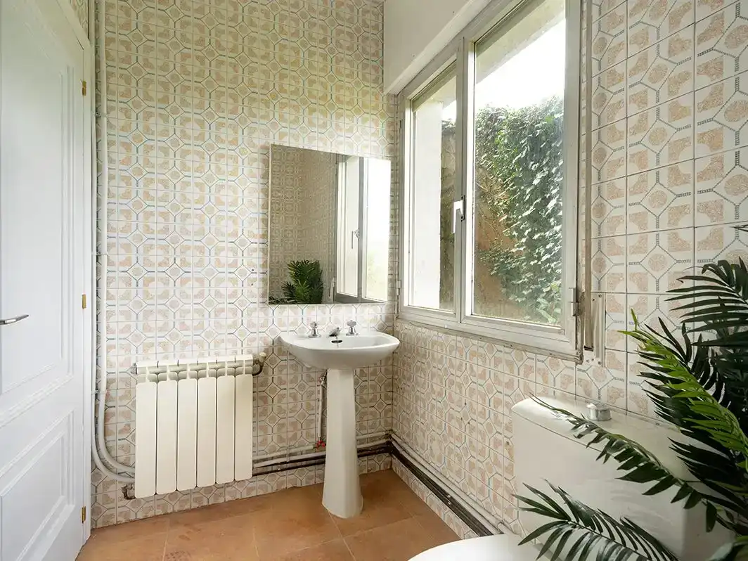 Baño de Piso en venta en Vila de Cruces con Jardín privado, Trastero y Amueblado