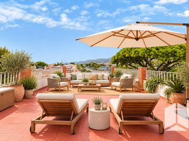 Villa mit Balkon zum Verkauf in La Pineda