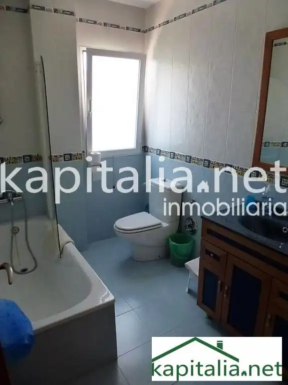 Bathroom of Houses for sale in Alcoy / Alcoi  with Heating, Private garden and Parquet flooring