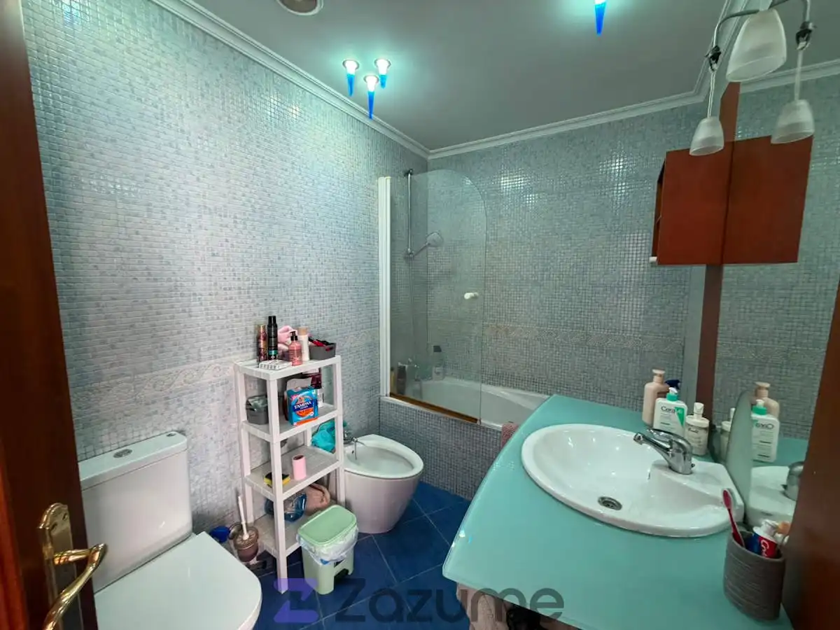 Baño de Piso de alquiler en Valencia con Parquet, Amueblado y Horno