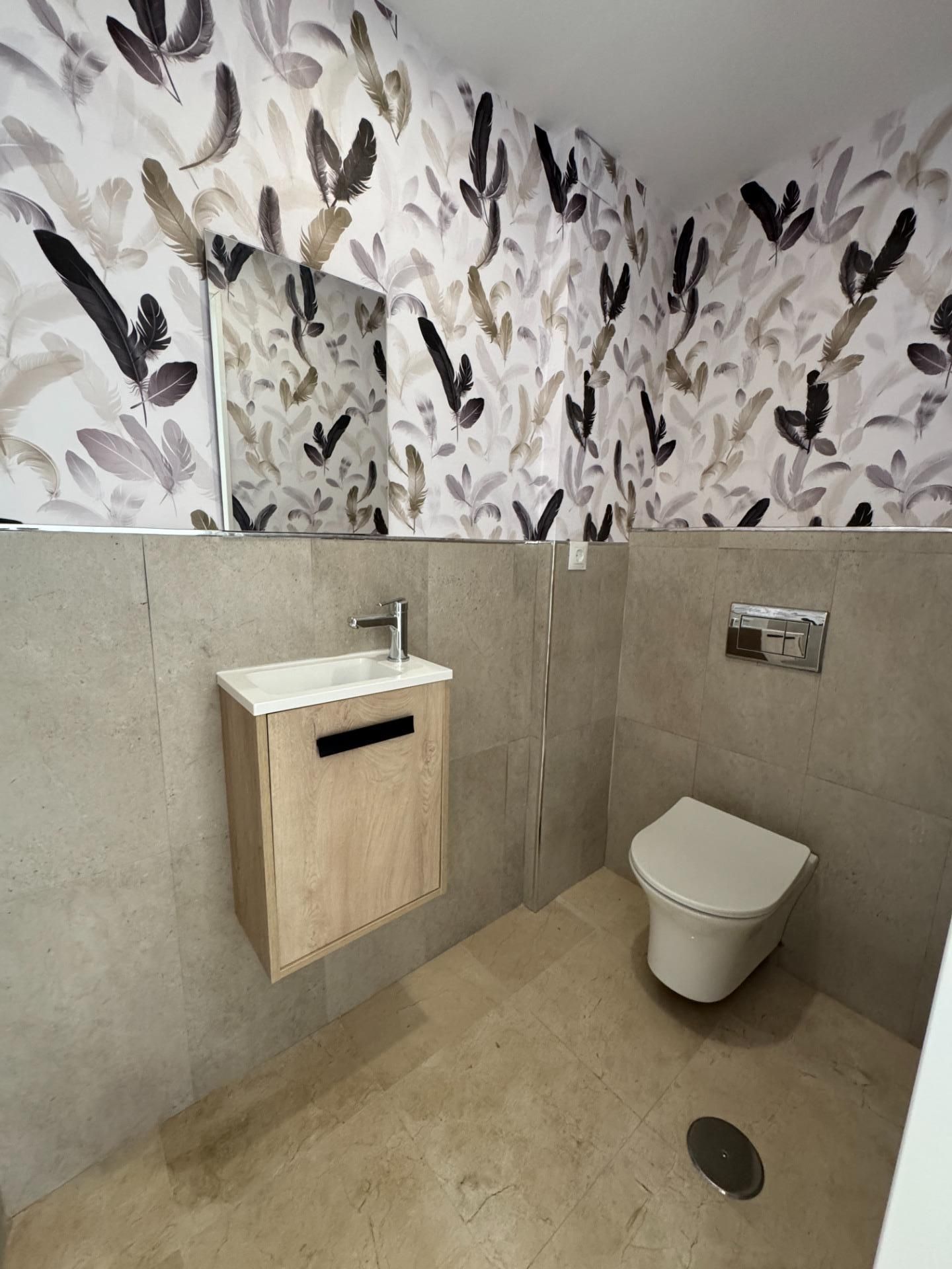 Bany de Pis en venda en Estepona amb Terrassa