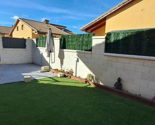 Terrassa de Casa adosada en venda en Ituero y Lama amb Calefacció, Jardí privat i Terrassa