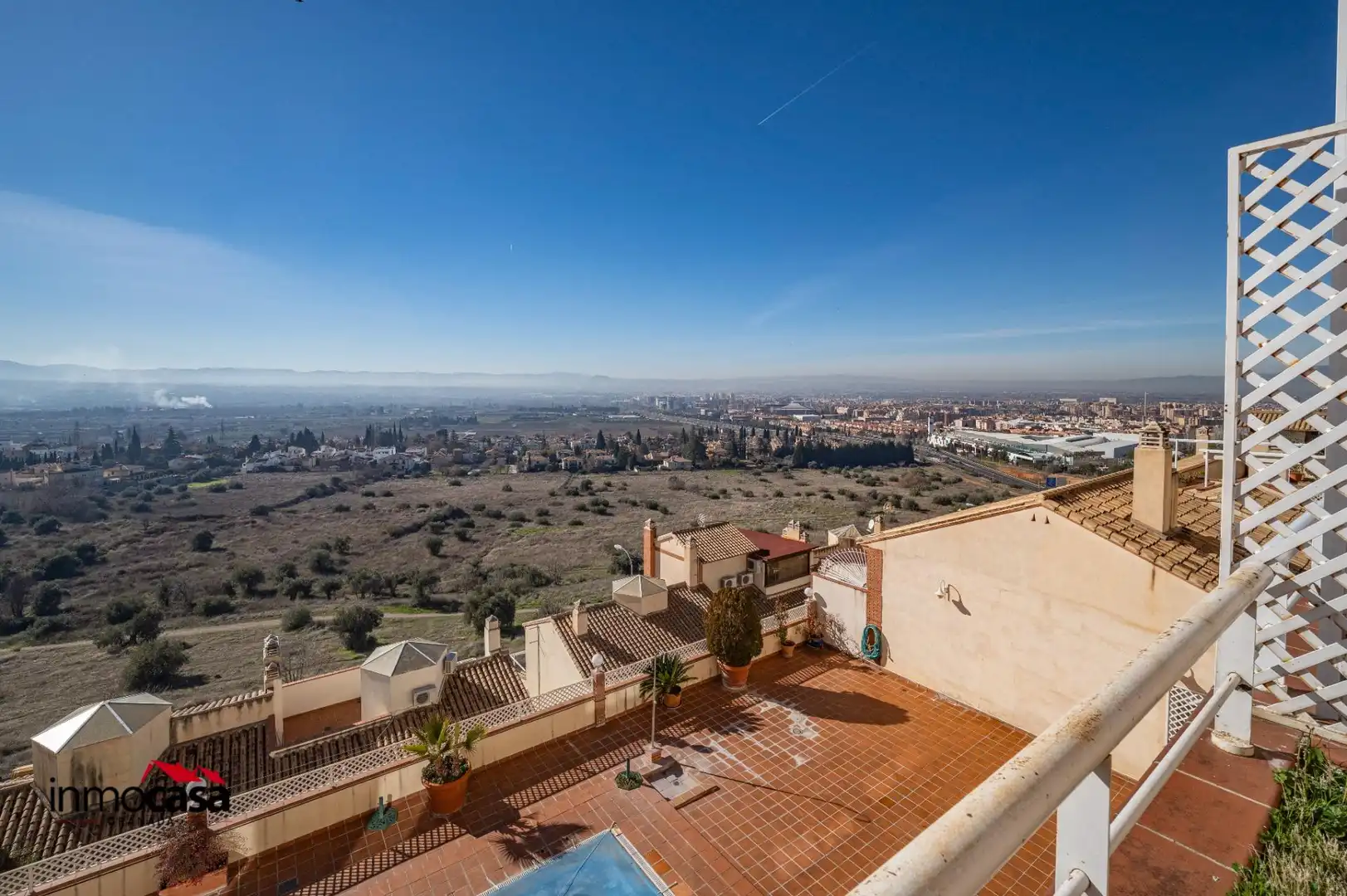 Vista exterior de Casa adosada en venta en Granada con Terraza