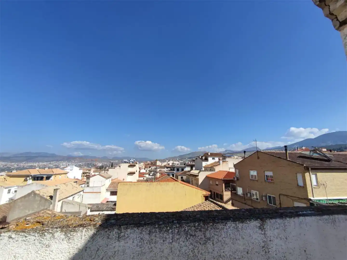 Vista exterior de Casa o xalet en venda en La Zubia amb Aire condicionat i Traster