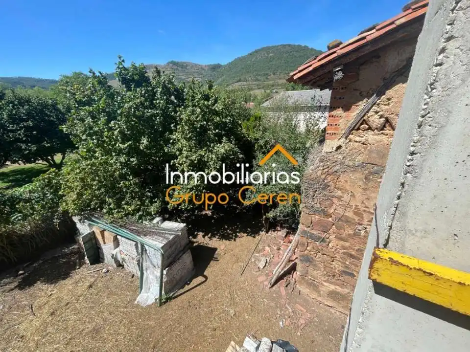 Buildings for sale in Valgañón