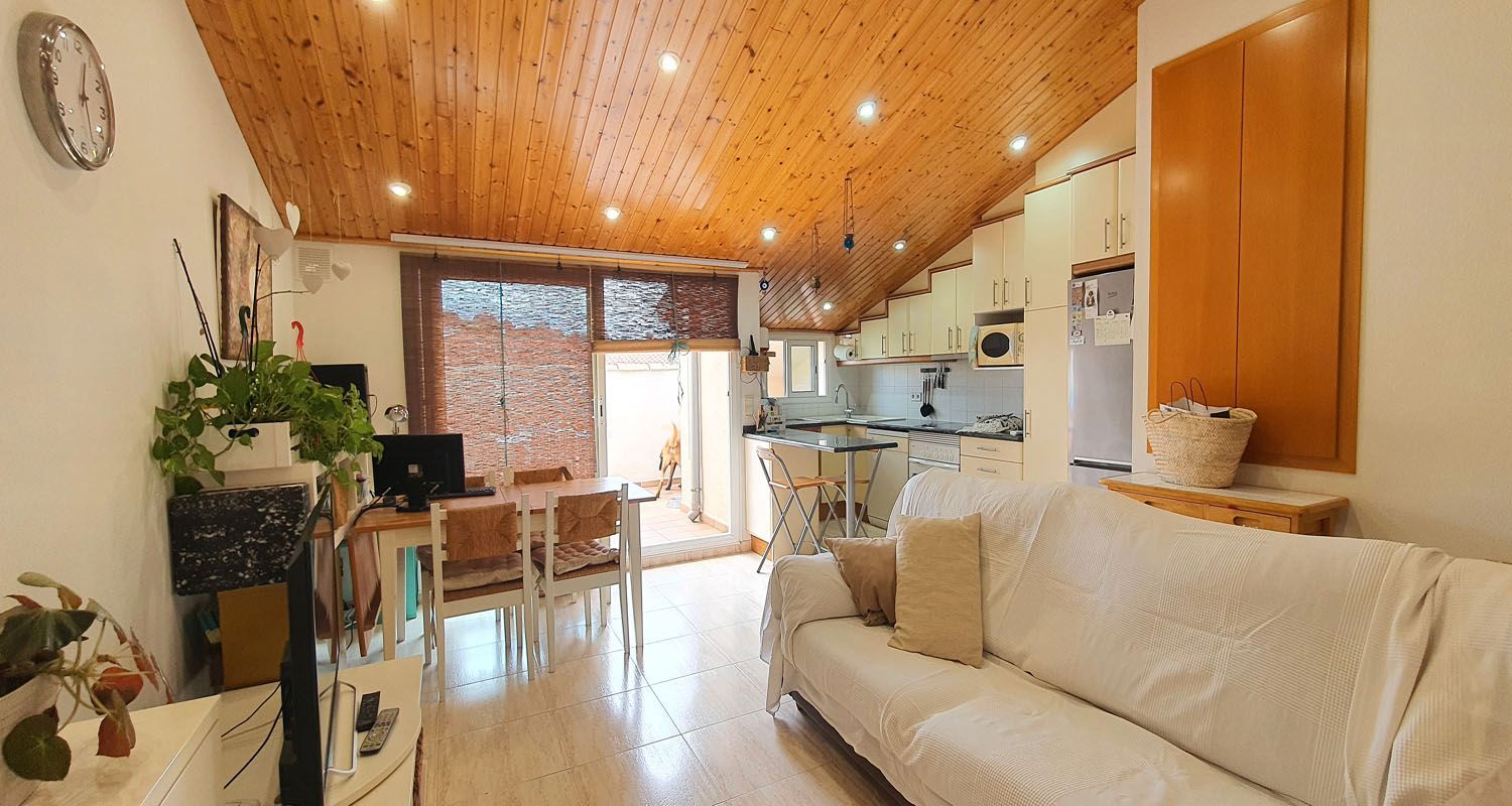 Casa adosada en venda a Carrer Àngel Guimerà