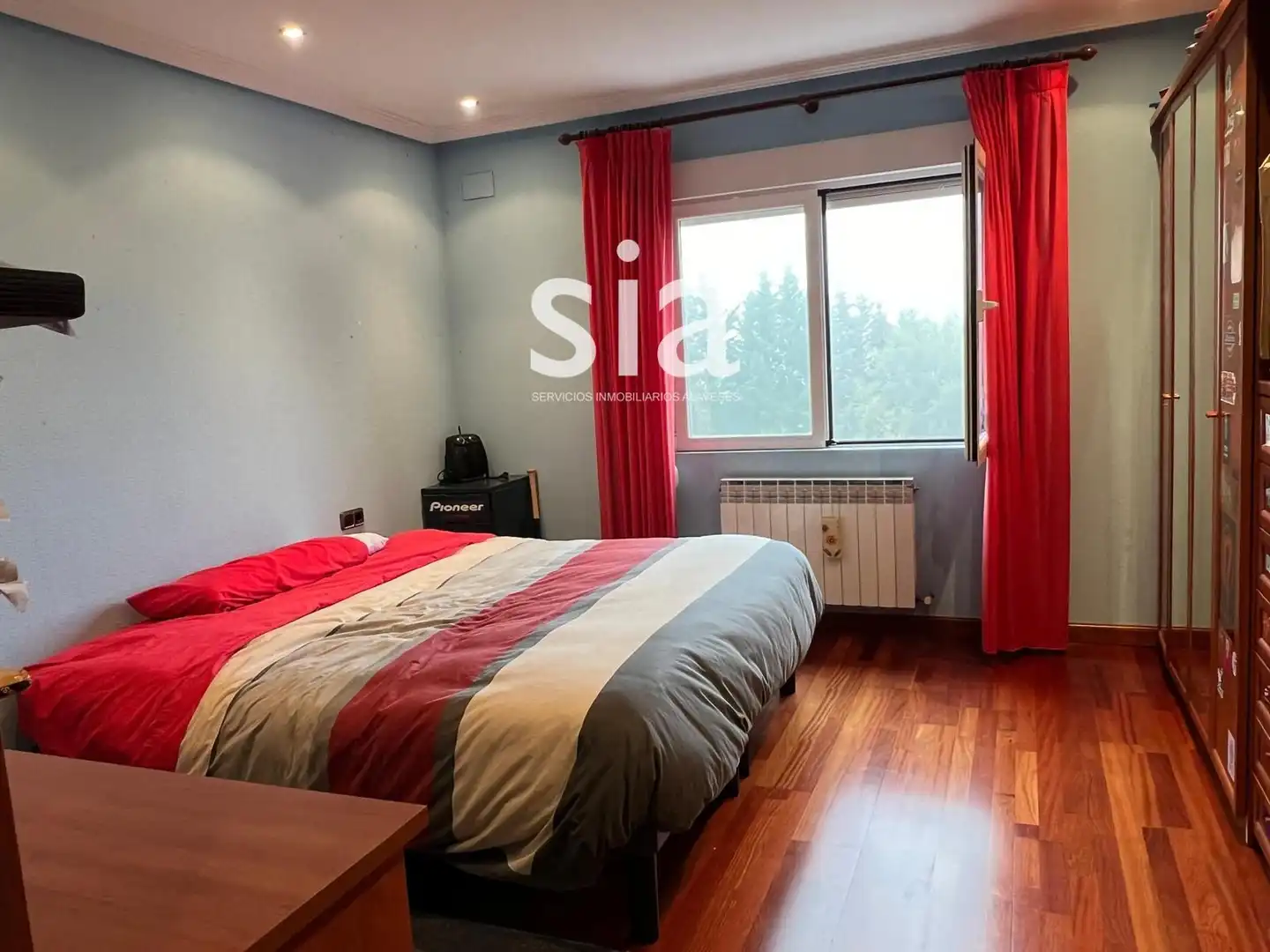 Dormitori de Casa o xalet en venda en Vitoria - Gasteiz amb Traster