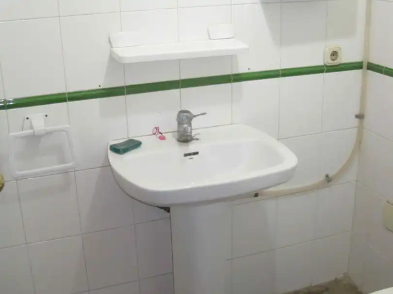 Bany de Local de lloguer en Granada