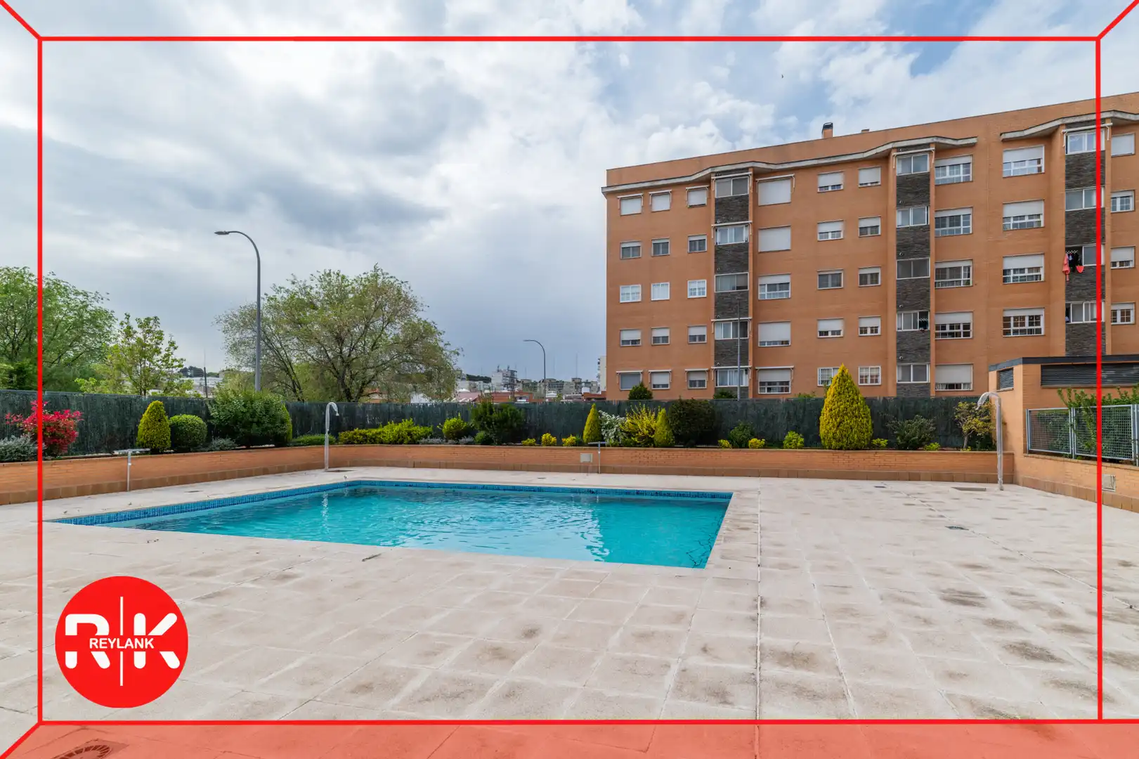 Piscina de Piso en venta en Coslada con Aire acondicionado, Calefacción y Jardín privado