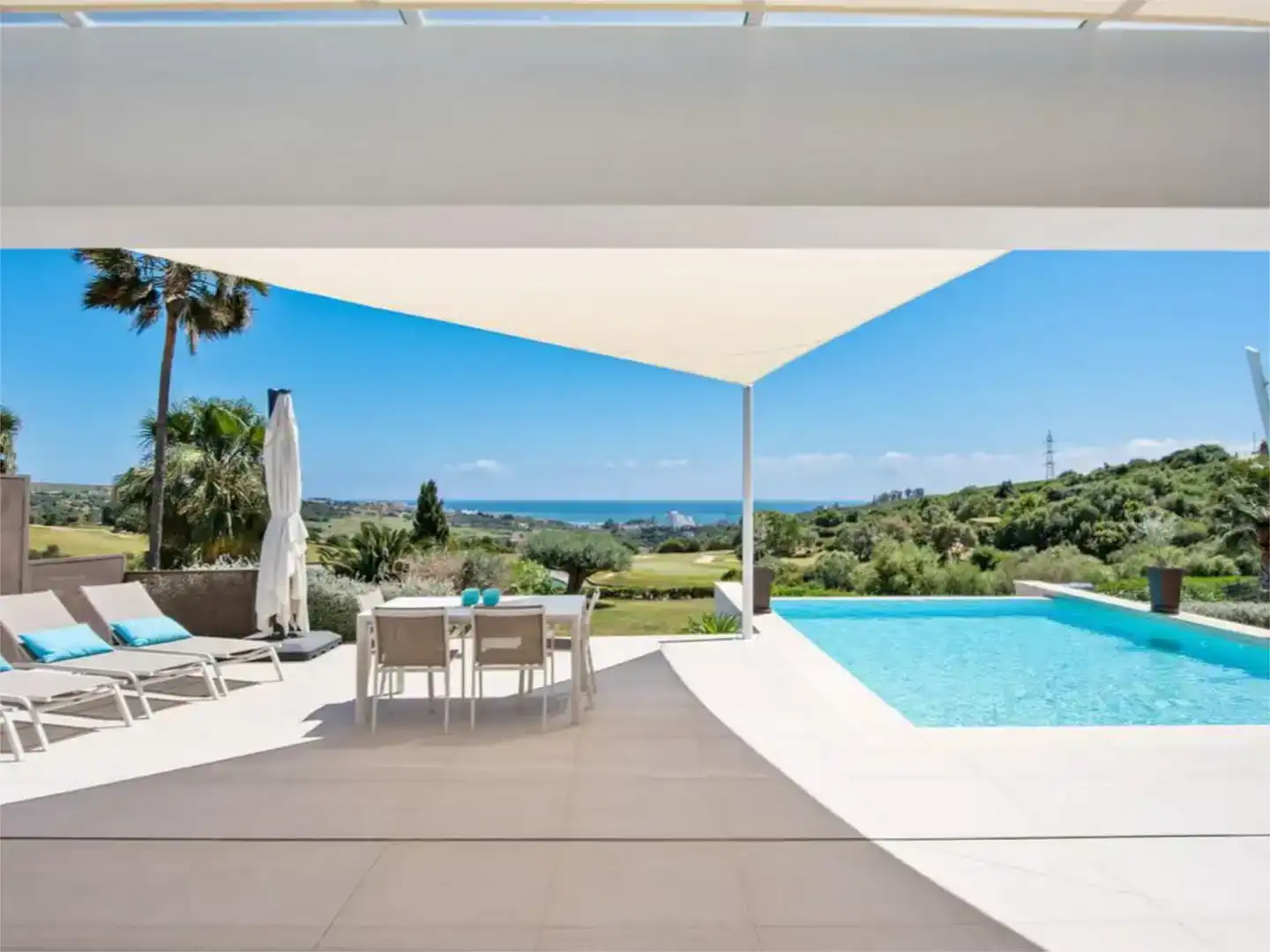 Terrassa de Casa adosada de lloguer en Estepona amb Aire condicionat, Jardí privat i Parquet