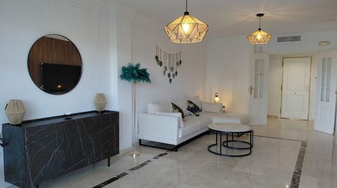 Foto 2 de Piso en venta en Los Jardines de Marbella - La Ermita, Marbella