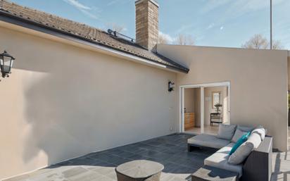 Terrace of House or chalet for sale in Villalbilla  with Air Conditioner, Private garden and Terrace