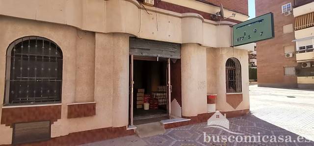Local comercial en Alquiler en De Andalucía en La Zarzuela - San José - Belén