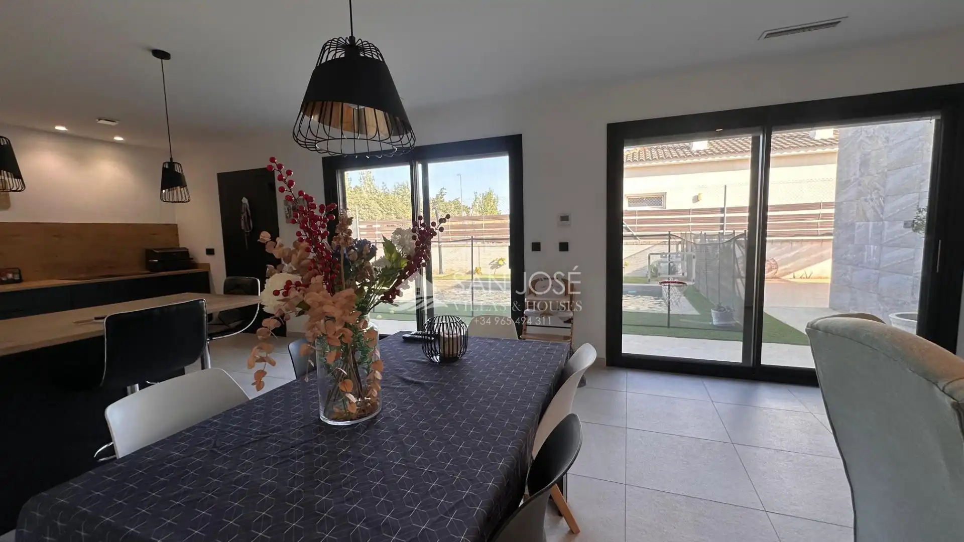 Menjador de Casa o xalet de lloguer en Aspe amb Aire condicionat, Calefacció i Jardí privat