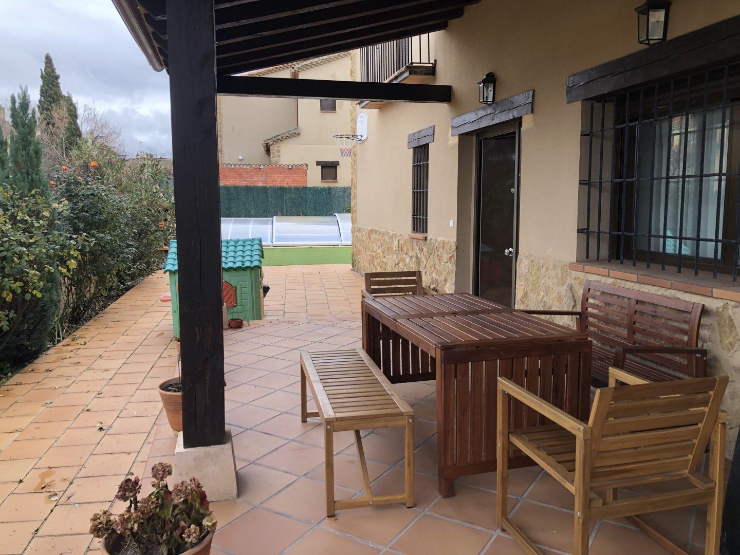 Terrassa de Casa adosada en venda en Torrecaballeros amb Calefacció i Piscina