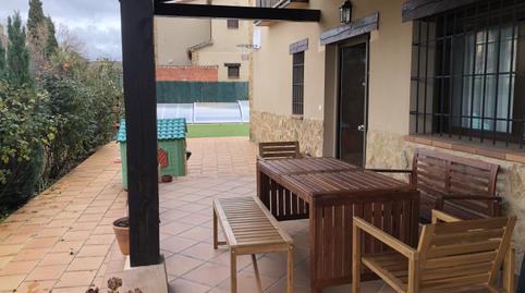 Foto 2 de Casa adosada en venda a Torrecaballeros, Segovia