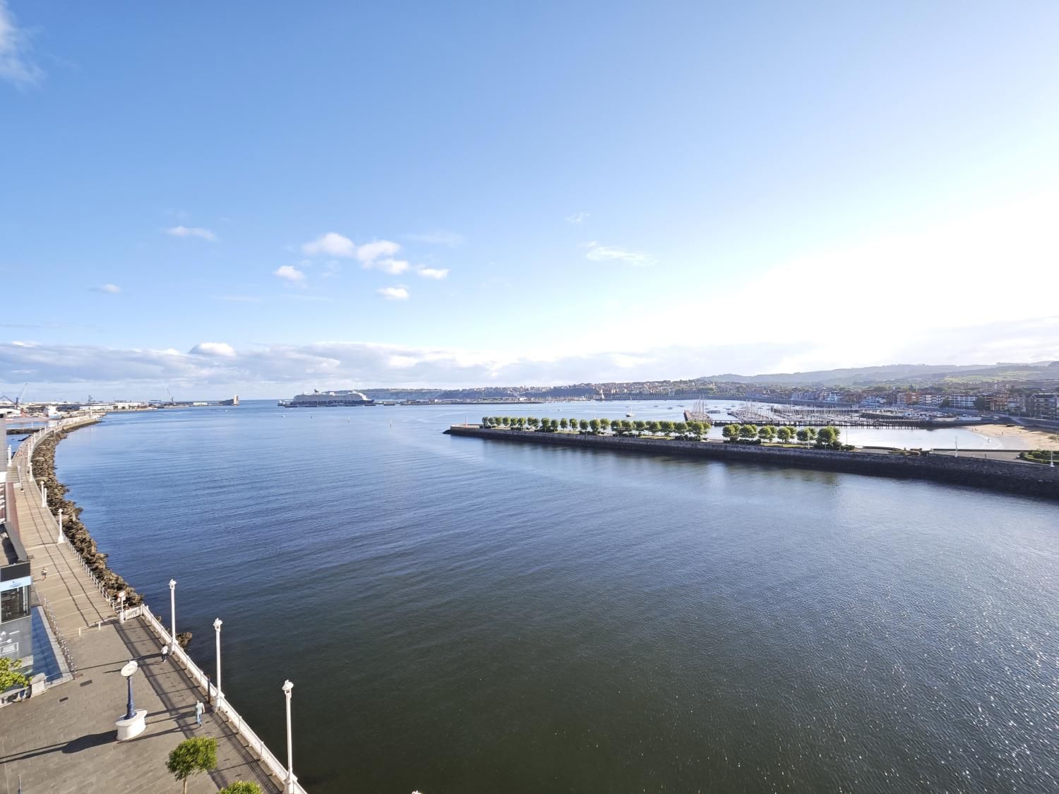 Vista exterior de Àtic en venda en Portugalete amb Aire condicionat, Calefacció i Jardí privat