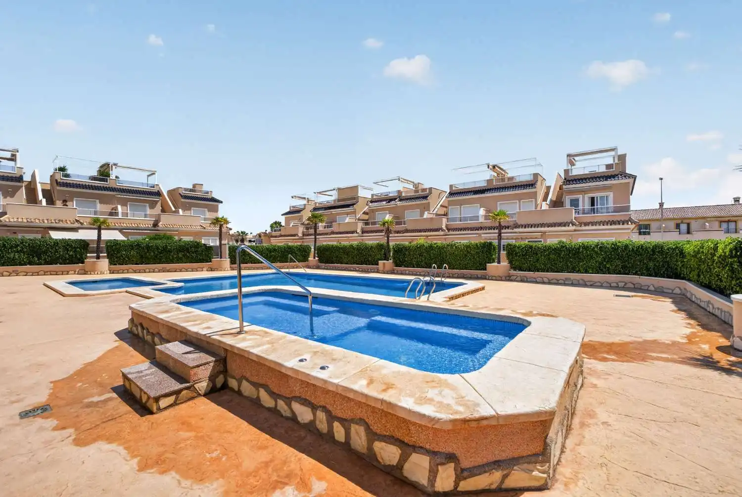 Piscina de Casa adosada en venta en Orihuela con Aire acondicionado, Calefacción y Terraza