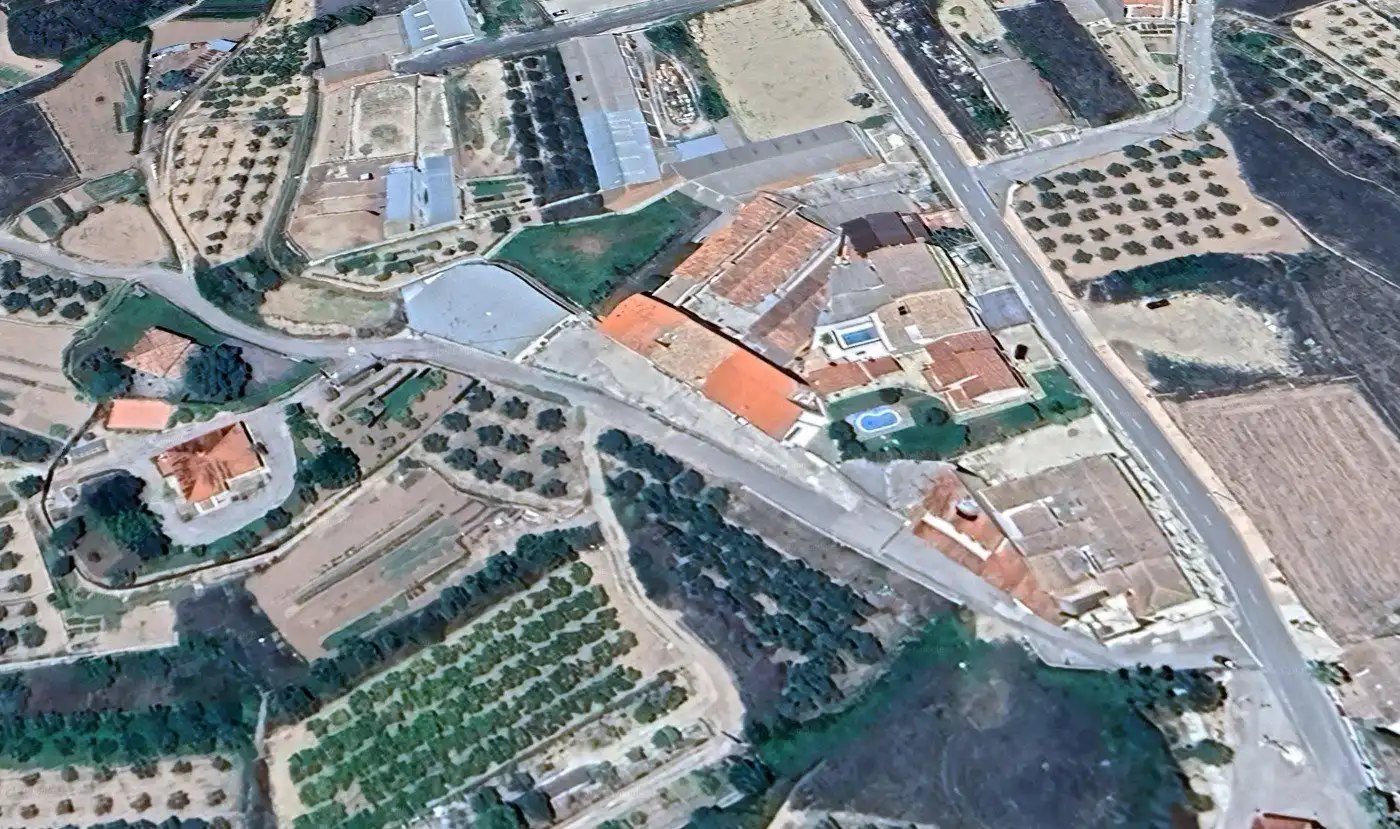 Vista exterior de Nave industrial en venta en Tuéjar