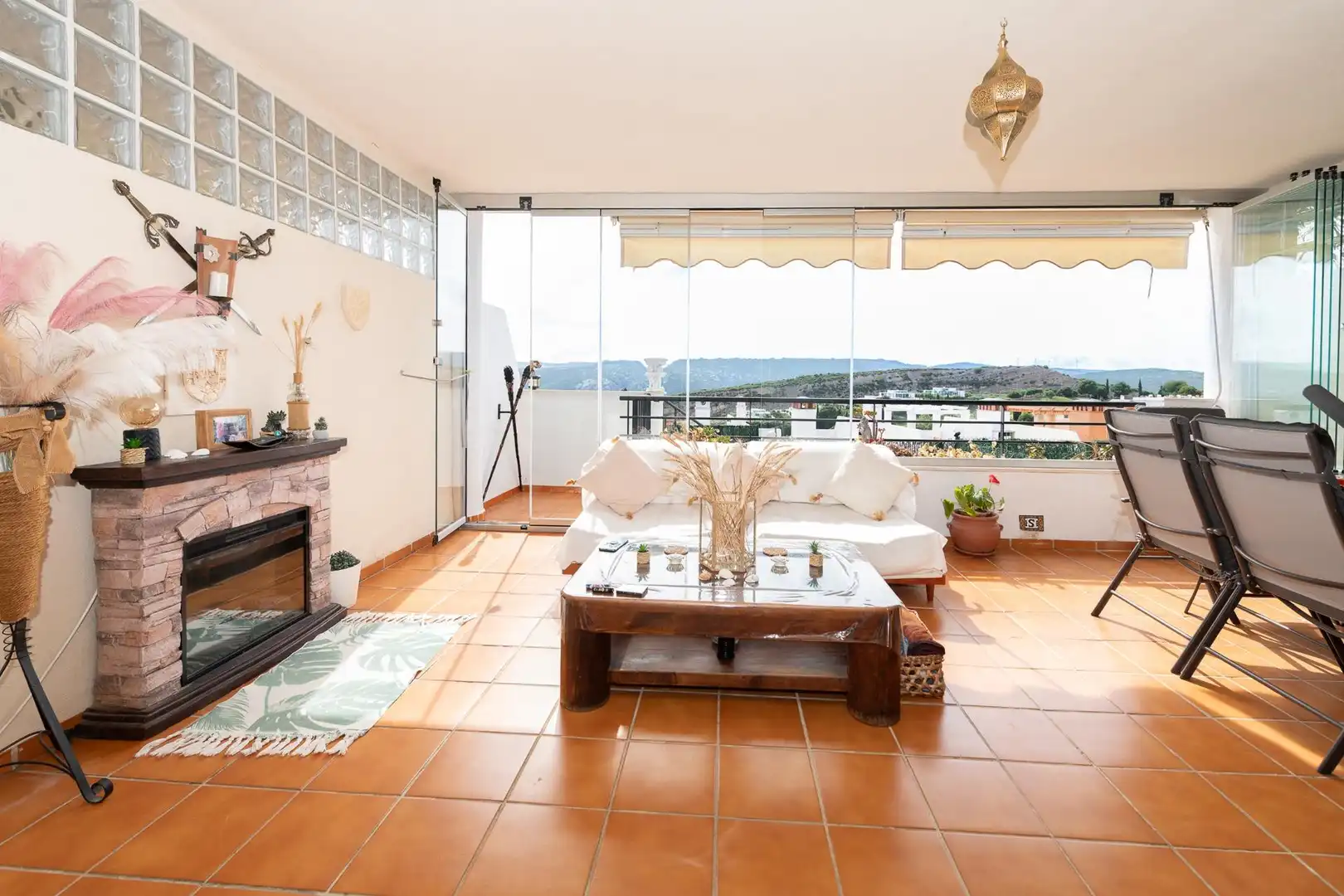 Sala d'estar de Pis en venda en Casares amb Aire condicionat, Terrassa i Moblat