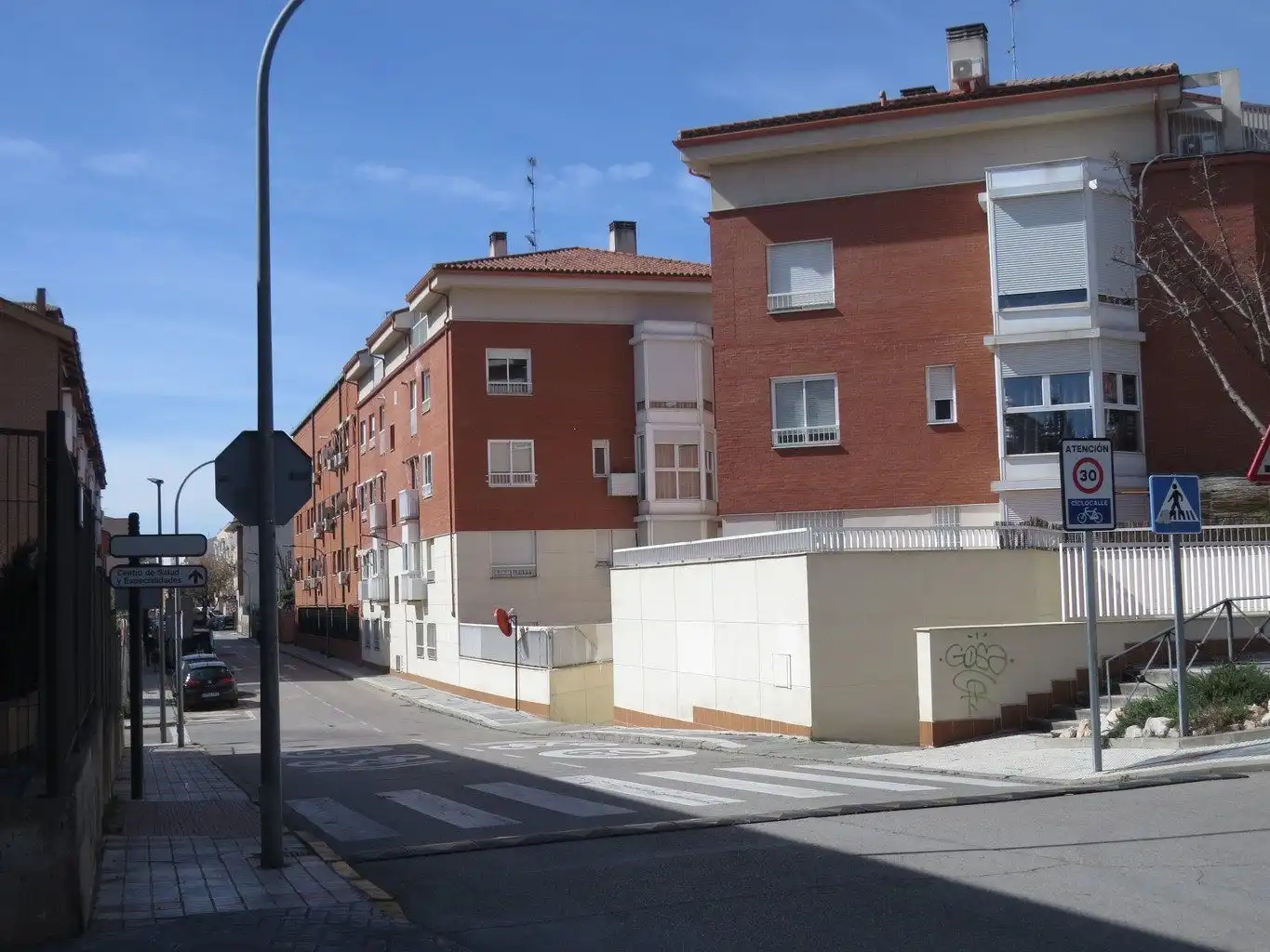 Vista exterior de Residencial en venta en Azuqueca de Henares