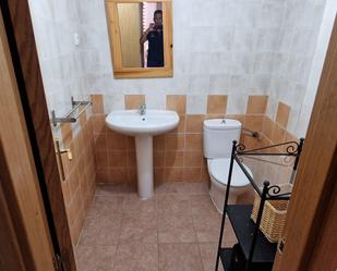 Bathroom of Flat to rent in Gerindote  with Heating, Storage room and Furnished