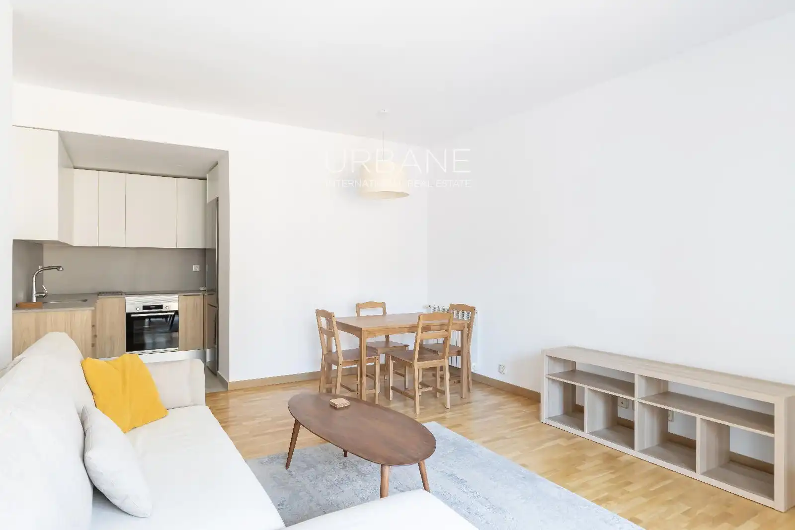 Living room of Flat for rent in Barcelona  with Air Conditioner, Terrace and Furnished