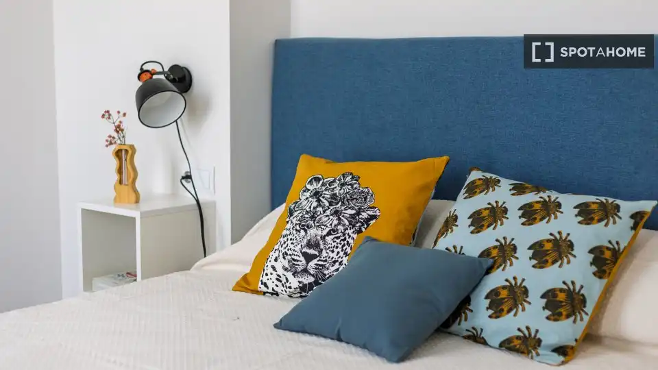 Bedroom of Flat for rent in Valencia  with Air Conditioner, Heating and Furnished