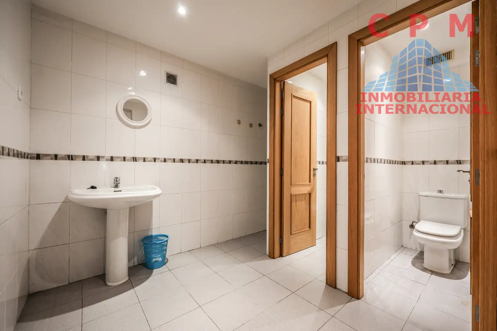 Baño de Nave industrial de alquiler en Madrid con Calefacción