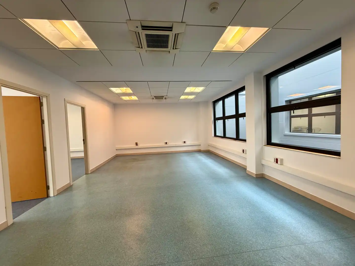 Nave industrial de alquiler en Alcorcón con Calefacción y Alarma