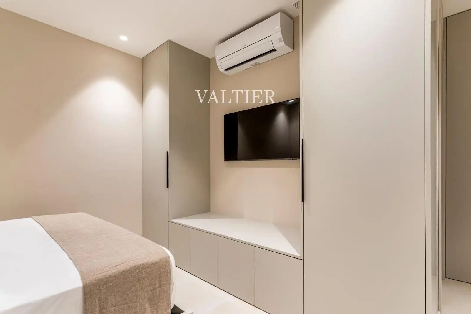 Bedroom of Flat for sale in Valencia