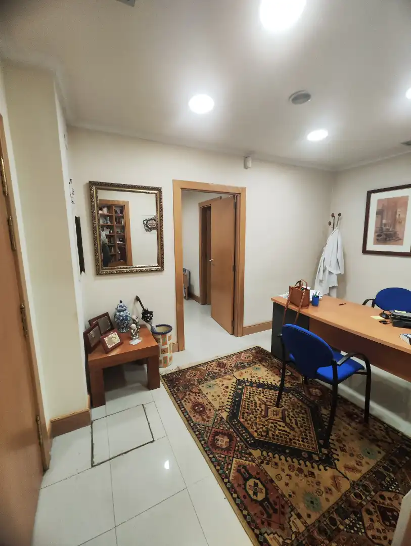 Commercial properties for sale in Santiago de Compostela   with Heating, Parquet flooring and Furnished