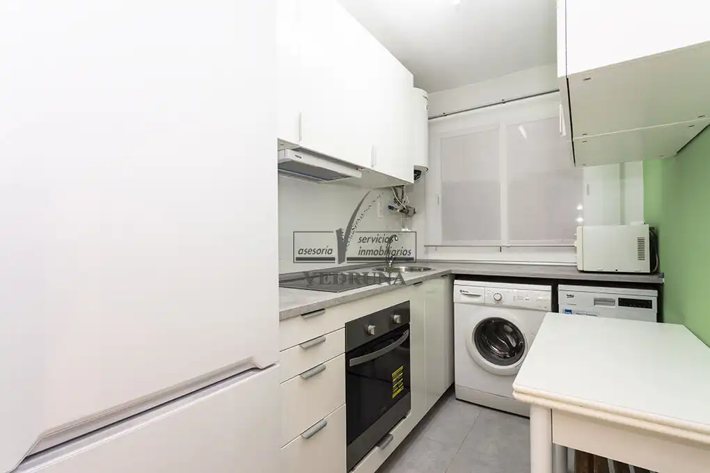 Kitchen of Flat for rent in Zaragoza  with Heating, Oven and Washing machine